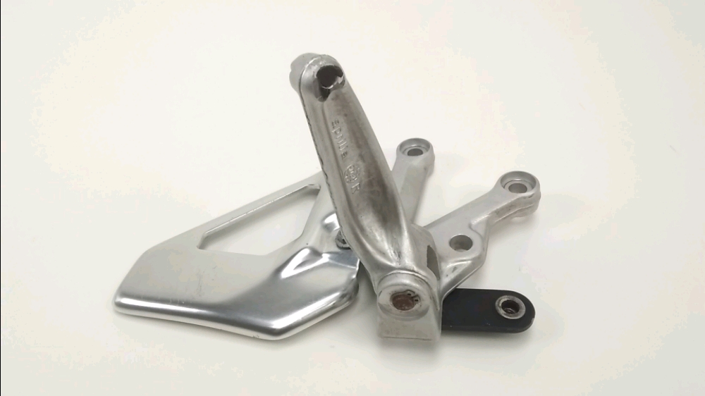 PLATINE AVANT DROITE COMPLETE