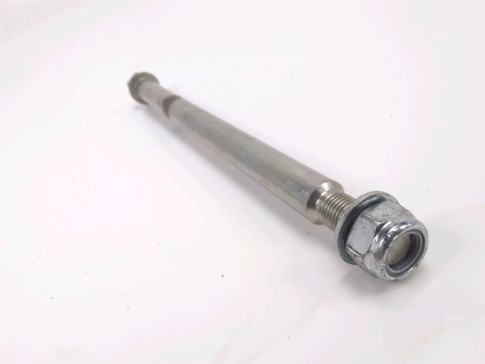 AXE DE ROUE AVANT