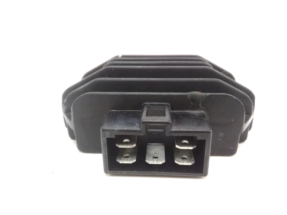 REGULATEUR DE TENSION