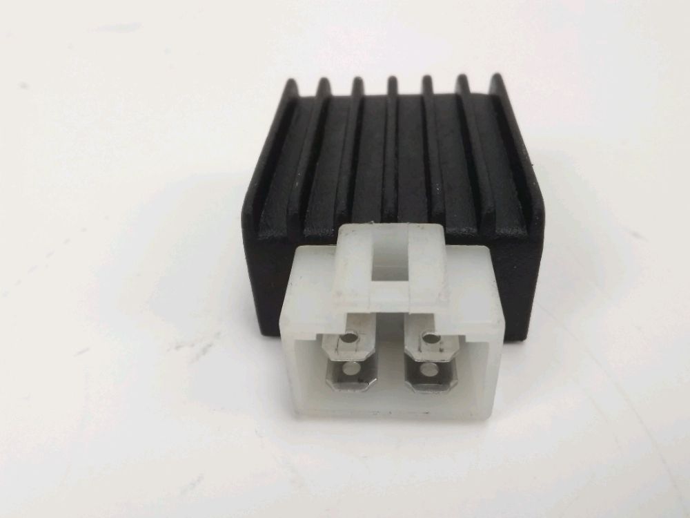 REGULATEUR DE TENSION