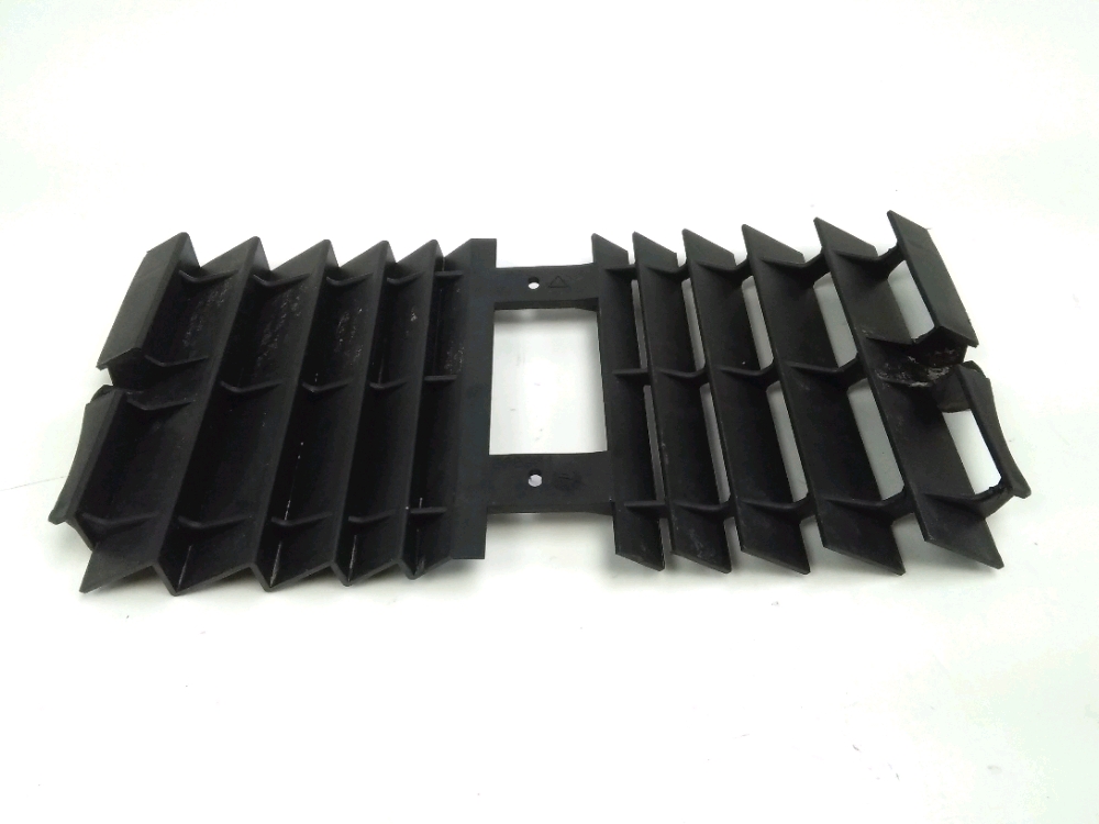 GRILLE DE RADIATEUR