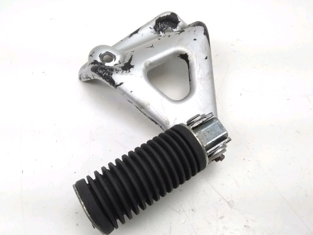 Platine et repose pieds arriere droit