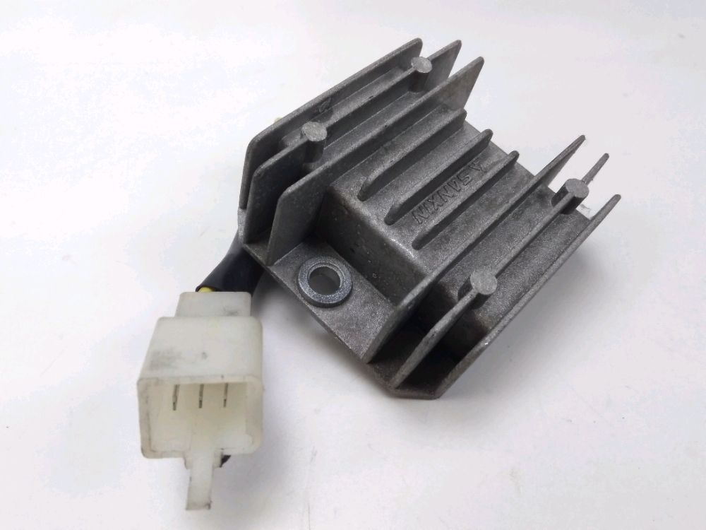 REGULATEUR DE TENSION