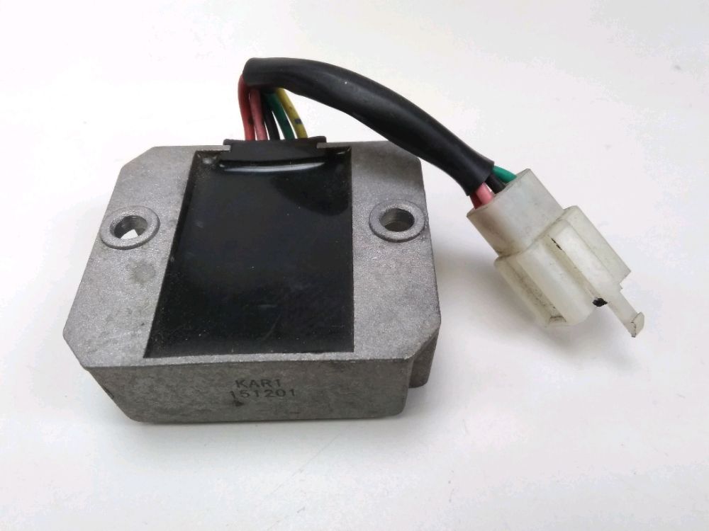 REGULATEUR DE TENSION