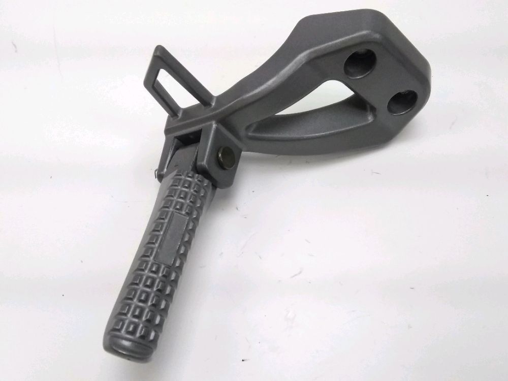 Platine et repose pieds arriere droit