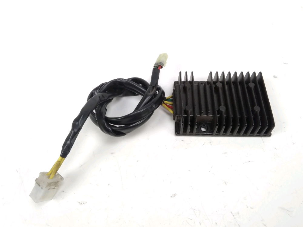 REGULATEUR DE TENSION