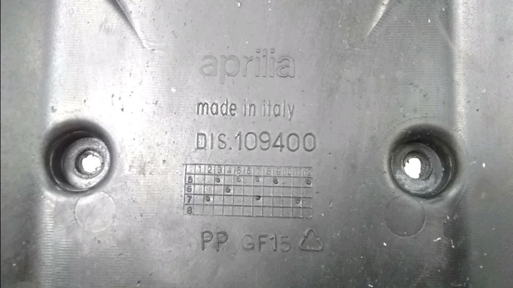 SUPPORT DE PLAQUE ET ECLAIRAGE