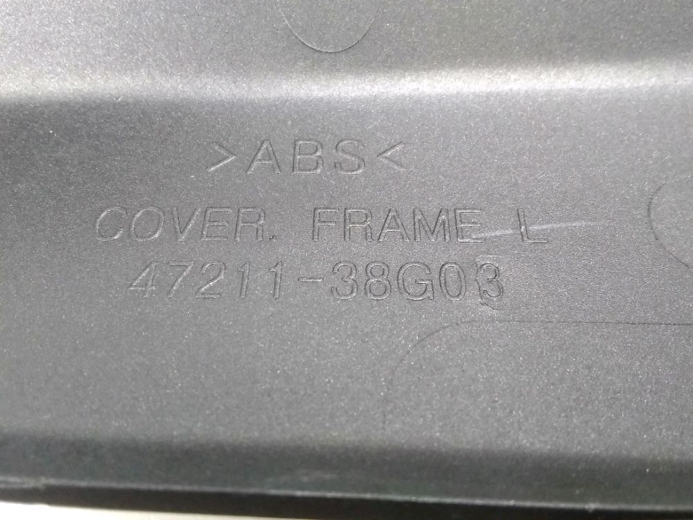 CACHE LATERAL GAUCHE