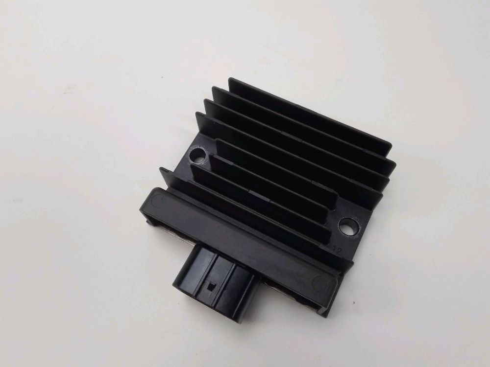 REGULATEUR DE TENSION