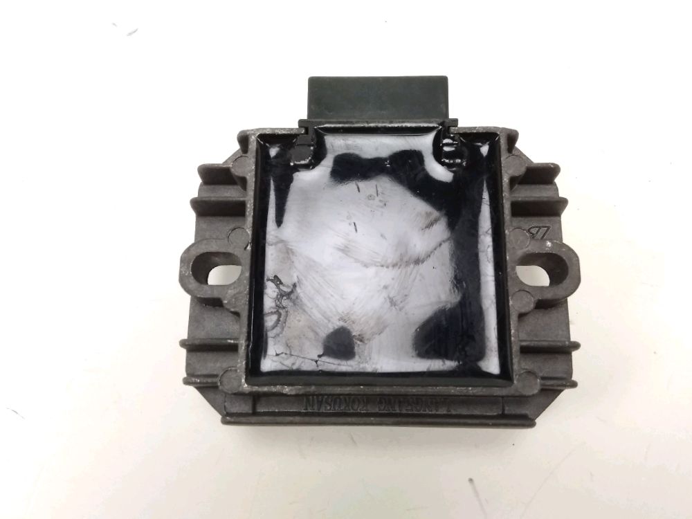 REGULATEUR DE TENSION