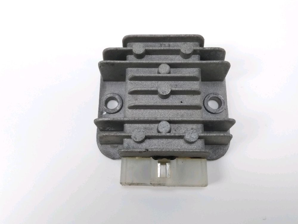 REGULATEUR DE TENSION