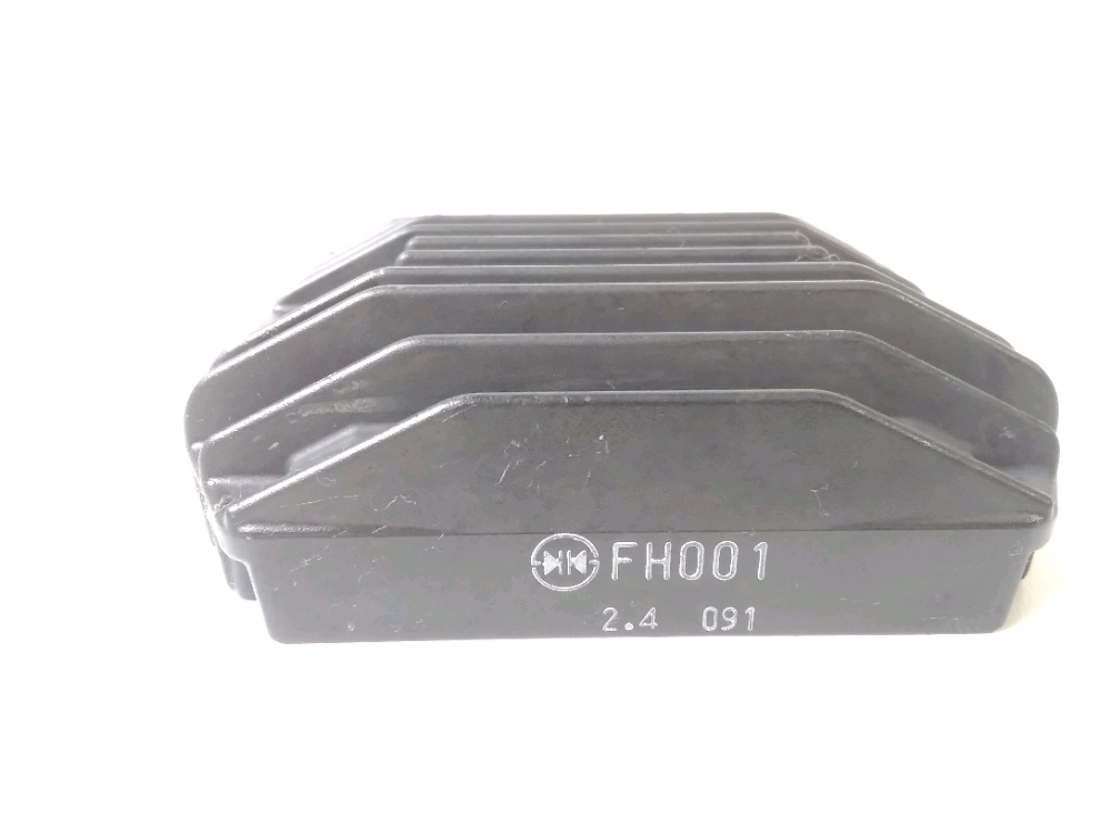 REGULATEUR DE TENSION