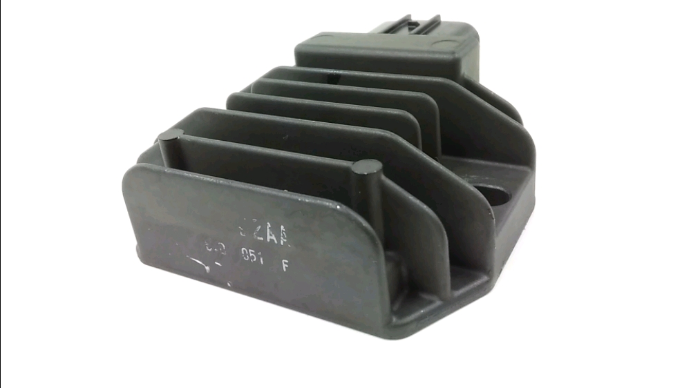 REGULATEUR DE TENSION