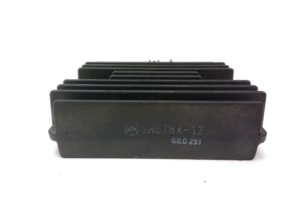 REGULATEUR DE TENSION
