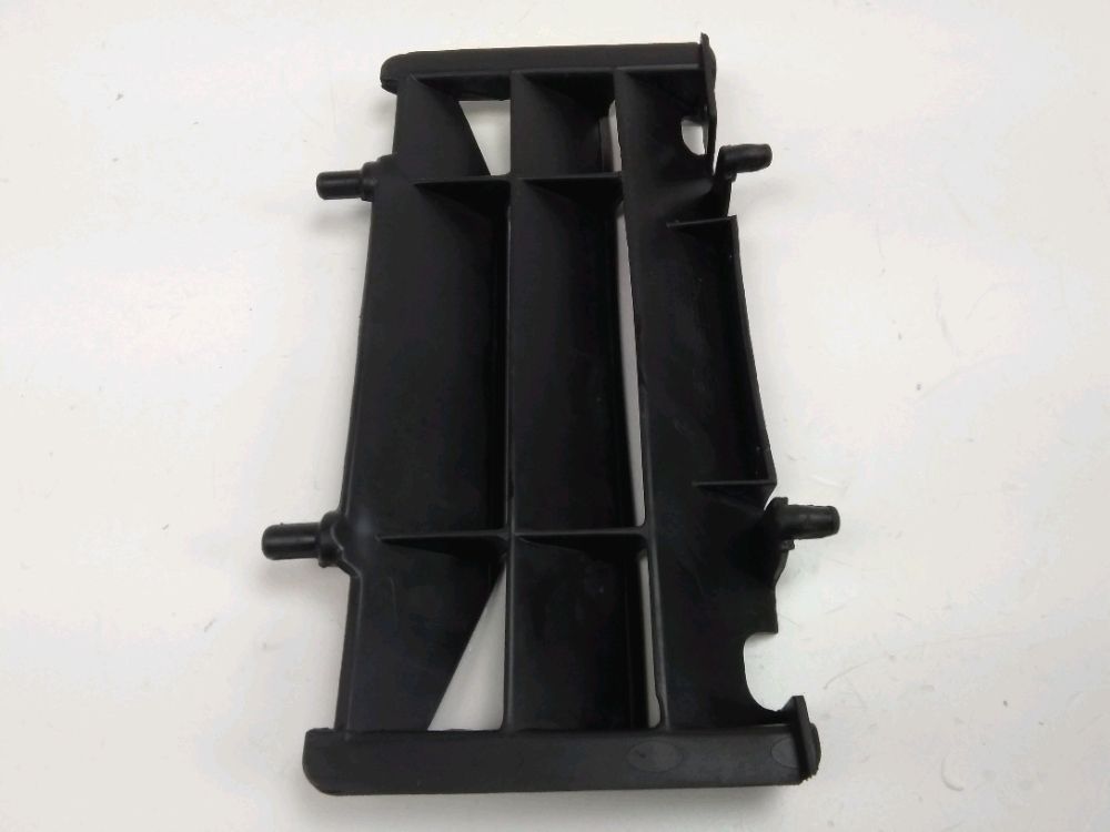 GRILLE DE RADIATEUR