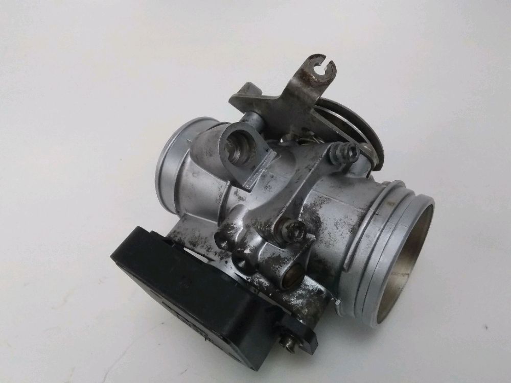 CORPS D'INJECTION GAUCHE