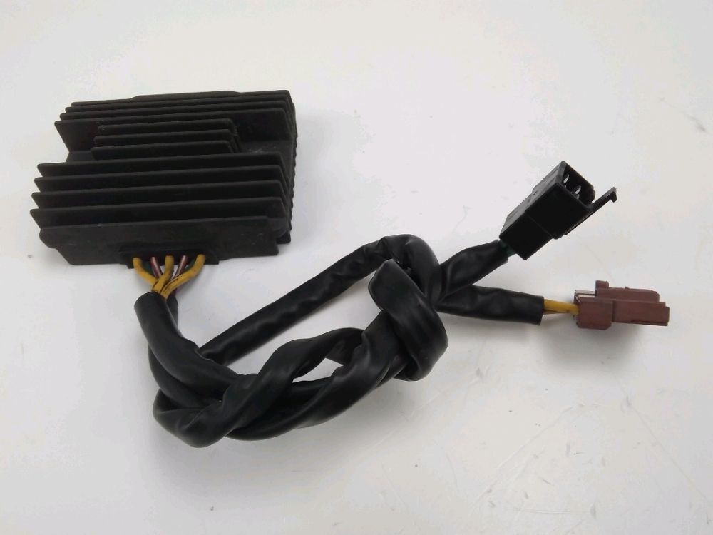 REGULATEUR DE TENSION