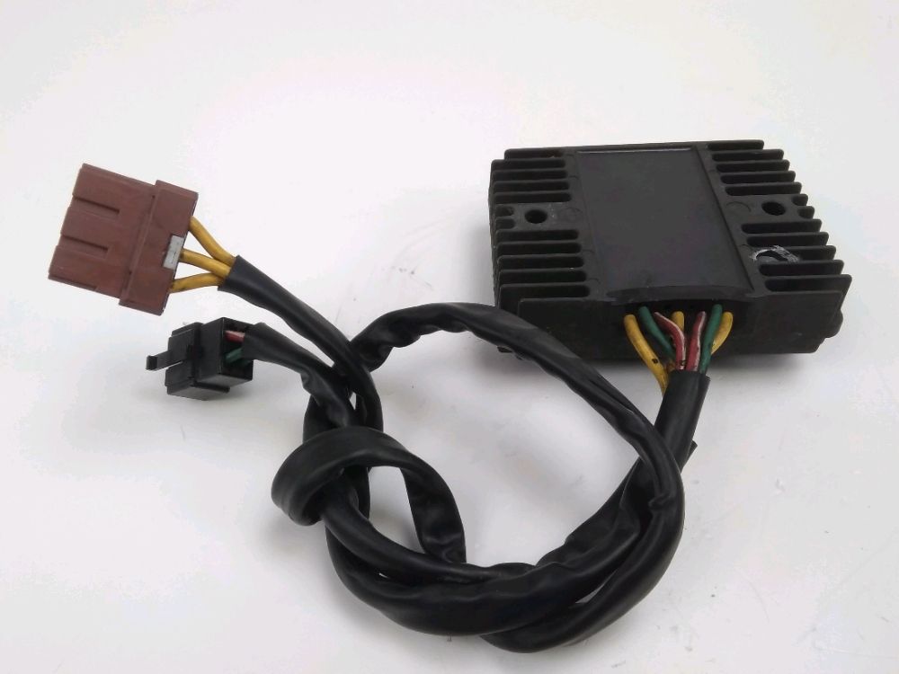 REGULATEUR DE TENSION