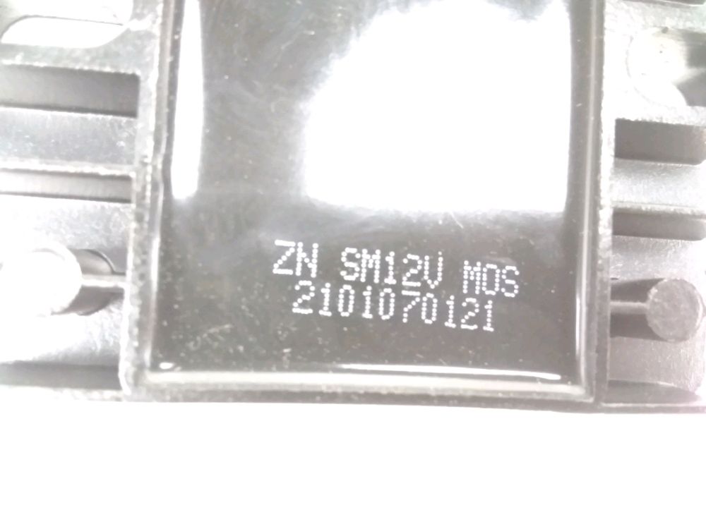 REGULATEUR DE TENSION