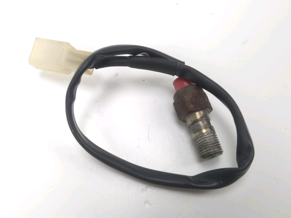 CONTACTEUR DE STOP AR