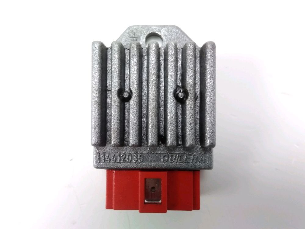 REGULATEUR DE TENSION
