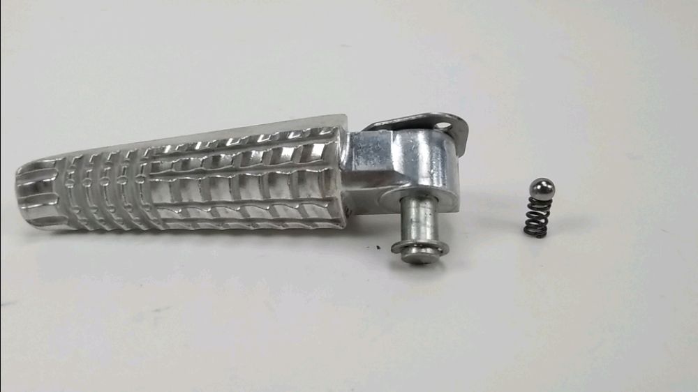 Repose pieds arriere droit