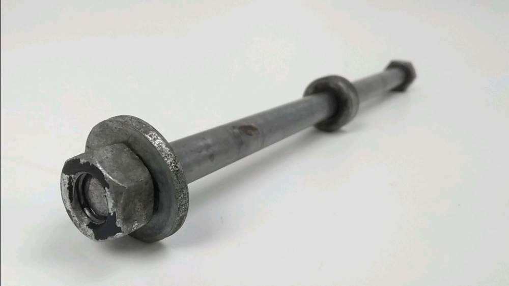 AXE DE ROUE ARRIERE