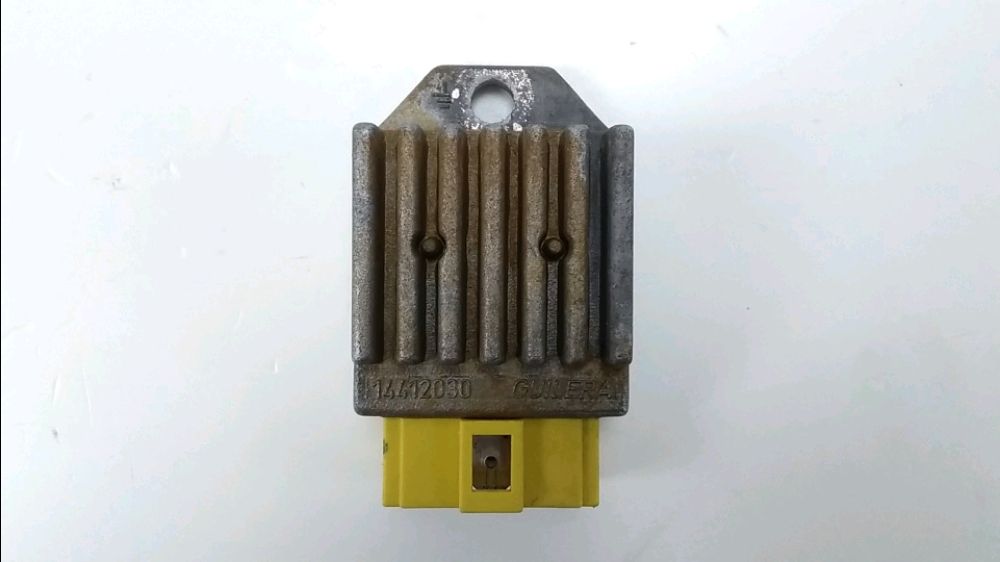 REGULATEUR DE TENSION