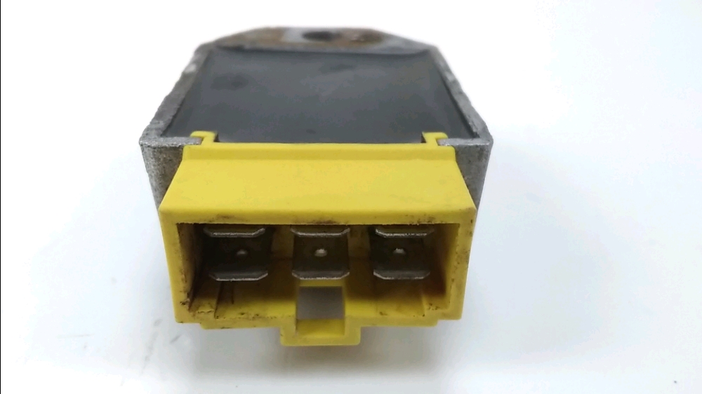 REGULATEUR DE TENSION