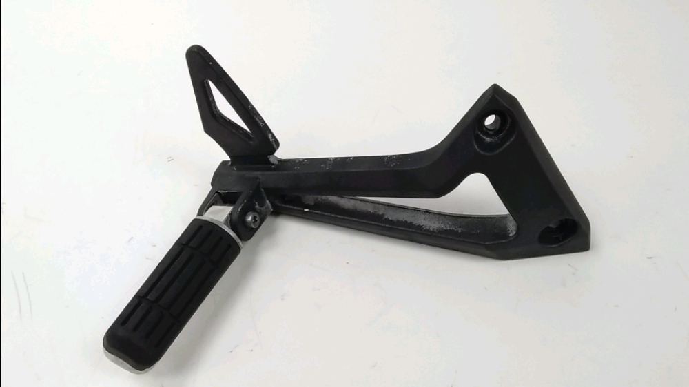 PLATINE ET REPOSE PIEDS ARRIERE DROIT