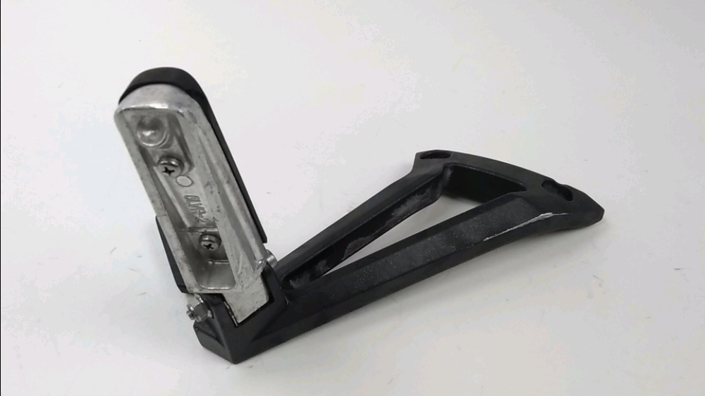 PLATINE ET REPOSE PIEDS ARRIERE DROIT