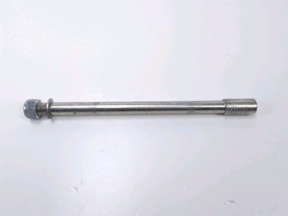 AXE DE ROUE AVANT
