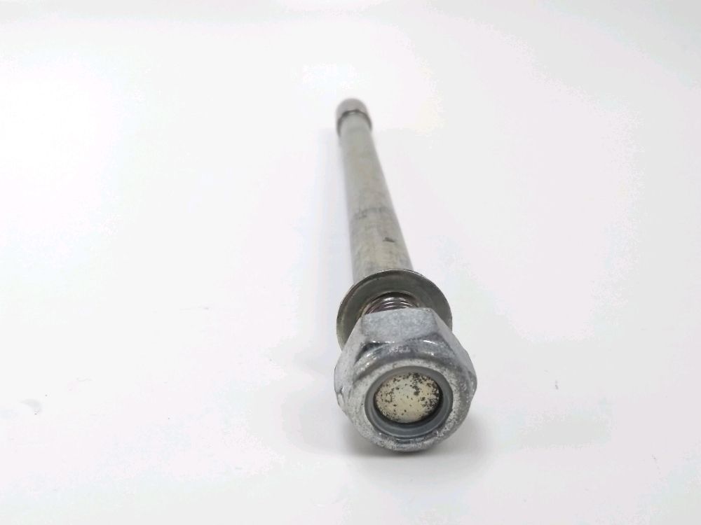 AXE DE ROUE AVANT