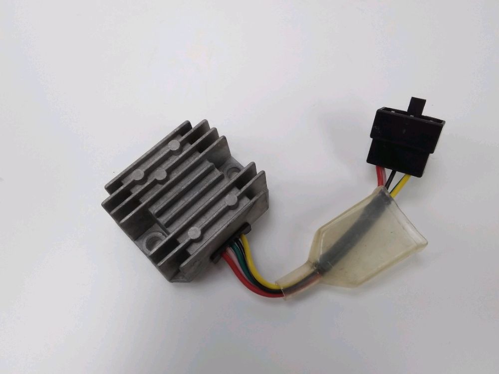REGULATEUR DE TENSION