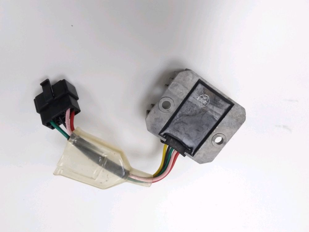 REGULATEUR DE TENSION