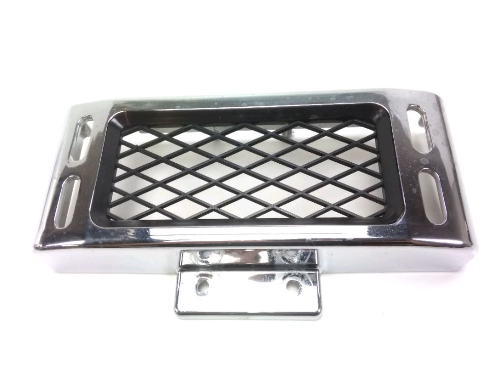 GRILLE DE RADIATEUR