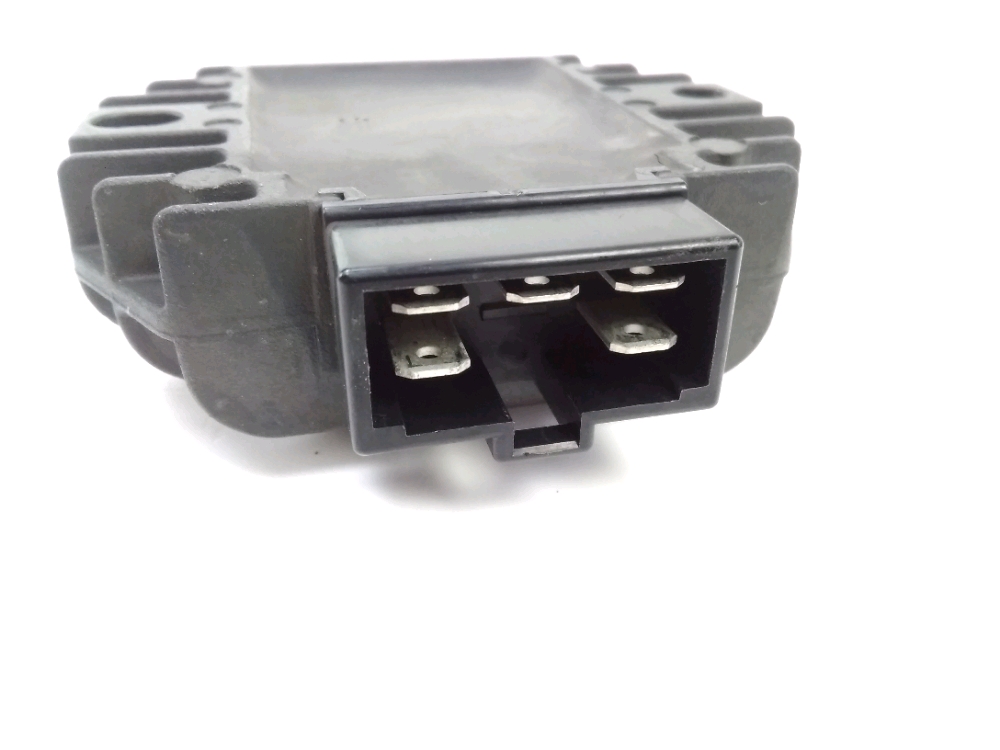 REGULATEUR DE TENSION