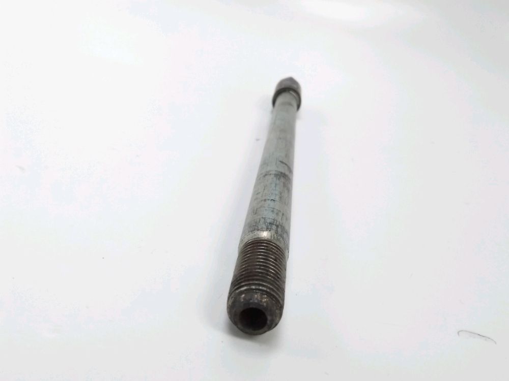 AXE DE ROUE AVANT