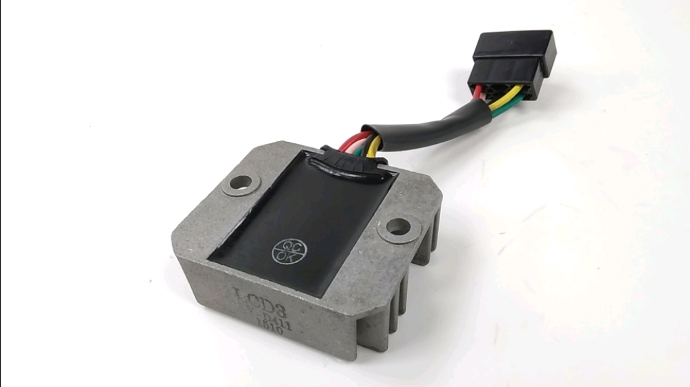 REGULATEUR DE TENSION