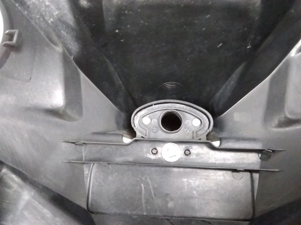 SUPPORT DE PLAQUE ET ECLAIRAGE