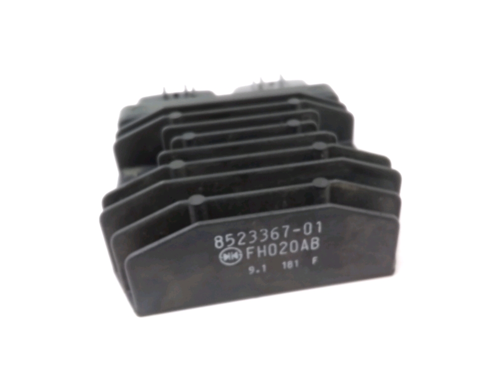 REGULATEUR DE TENSION