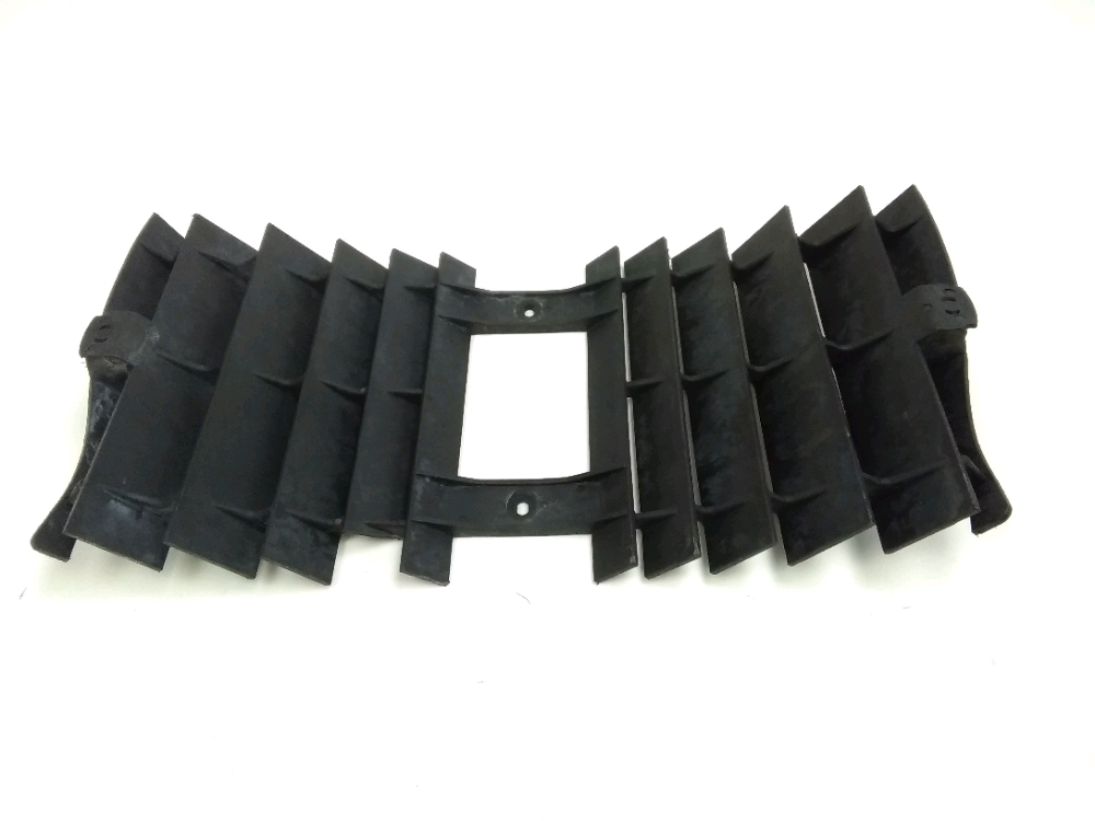 GRILLE DE RADIATEUR