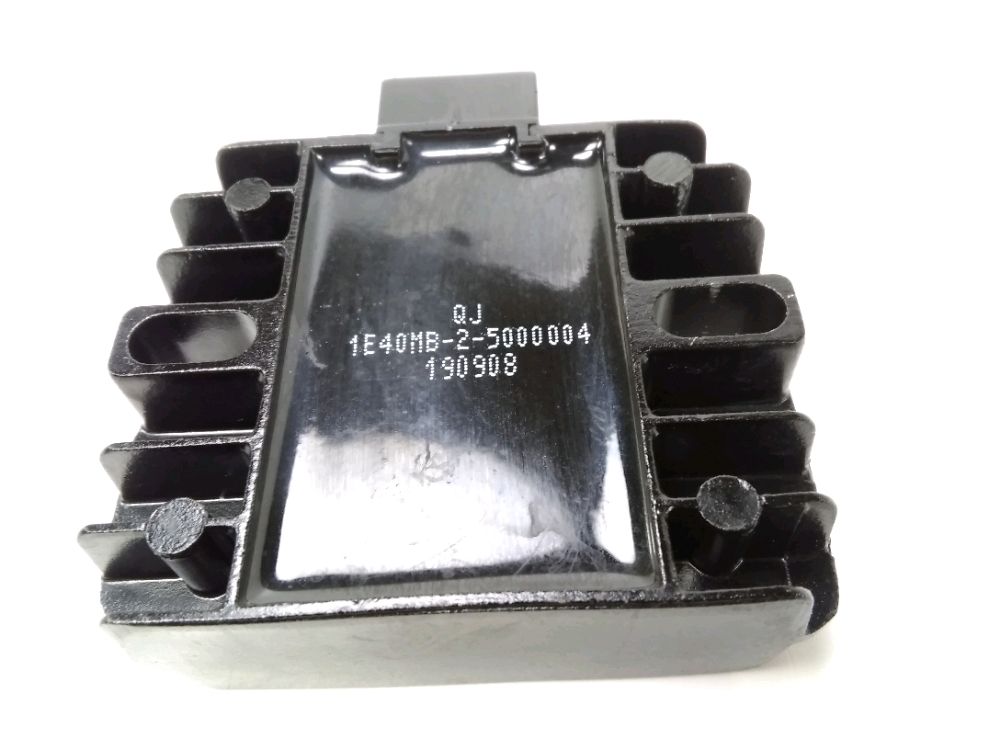 REGULATEUR DE TENSION