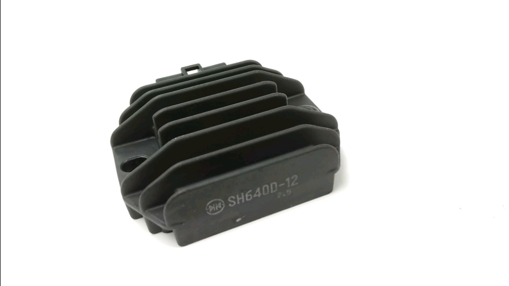 REGULATEUR DE TENSION
