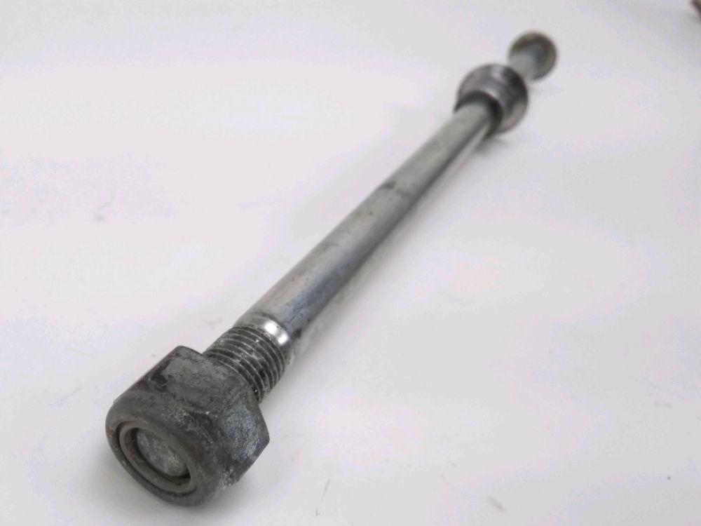 AXE DE ROUE AVANT