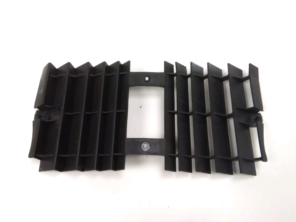 GRILLE DE RADIATEUR