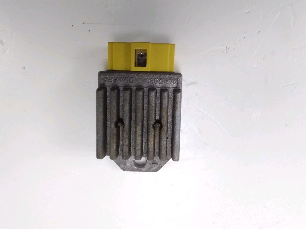 REGULATEUR DE TENSION