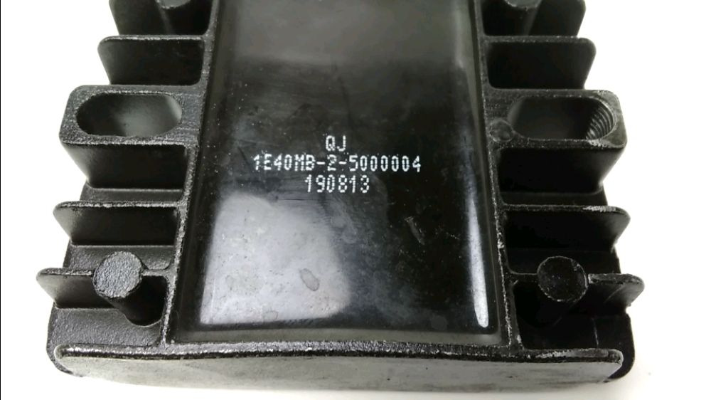 REGULATEUR DE TENSION