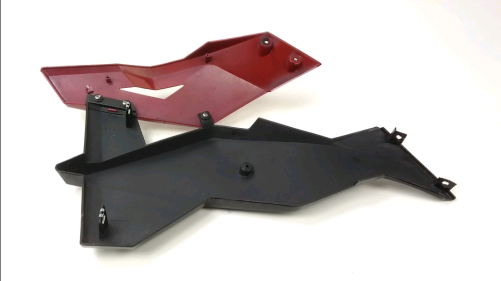 CARENAGE AVANT DROIT