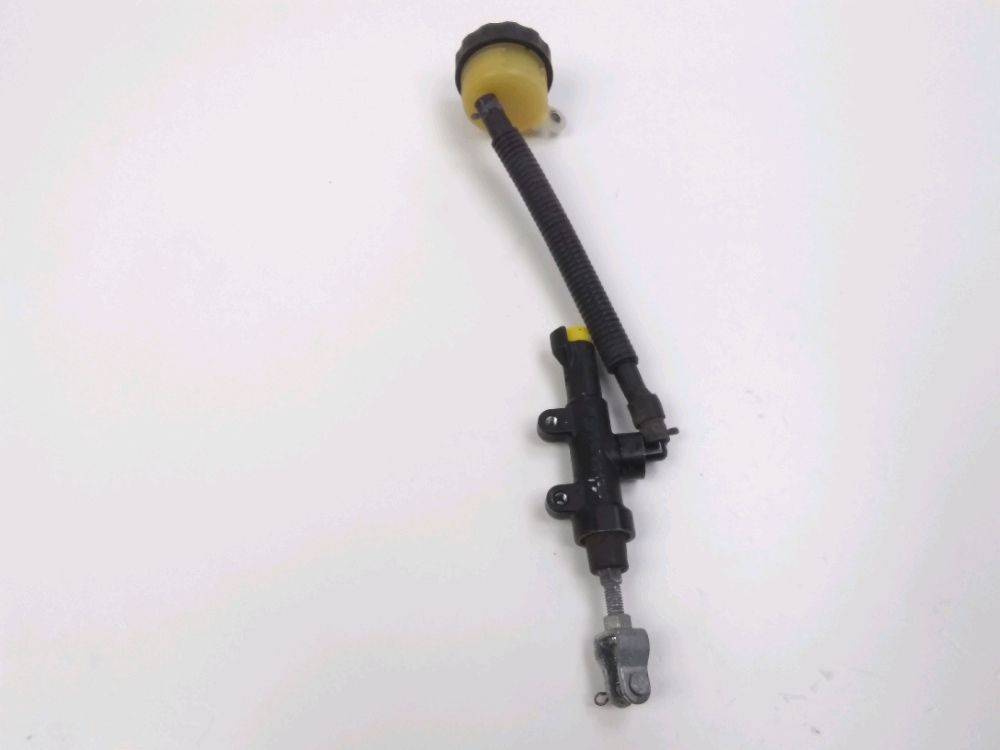 MAITRE CYLINDRE FREIN AR COMPLET